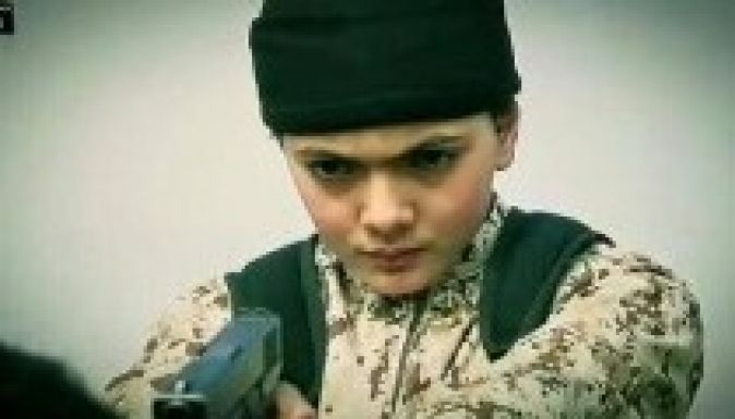 Kiskorú fiú lőtte tarkón a kémkedéssel vádolt tinédzsert