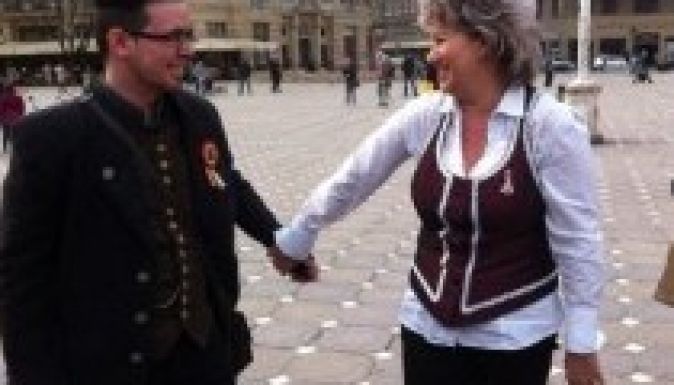 „Legyen március 10. a román-magyar ölelkezés napja”