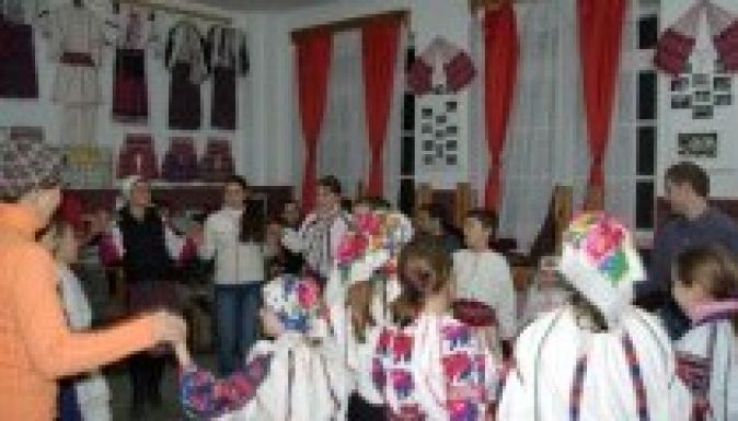 Budapest Petőfi Sándor-ösztöndíjasokat küld Csángóföldre