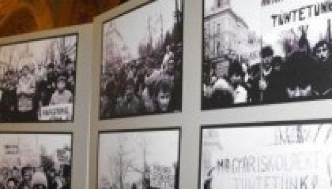 Könyv és gyertya díjakat adtak át Marosvásárhelyen