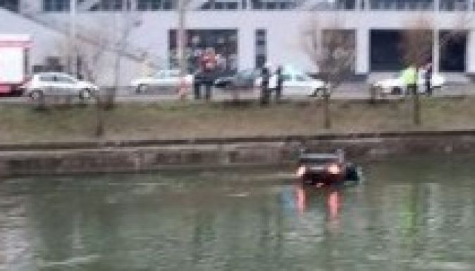 A Szamosba pottyant egy autó Kolozsváron