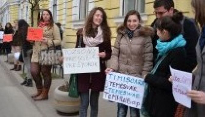 Legénybúcsú tarkította a többnyelvű