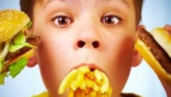 Depresszióhoz vezet a gyorséttermi étel