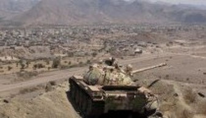 Szaúd-Arábia katonákat vezényelt a jemeni határhoz