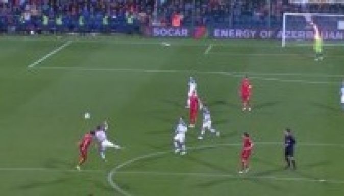 Fejbe dobták az orosz kapust egy fáklyával (VIDEÓ)