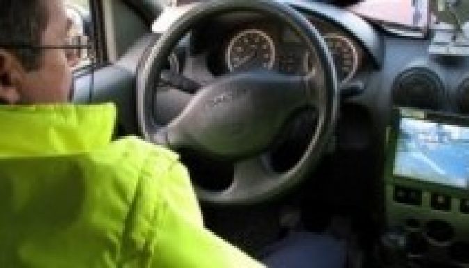 Már csak mobil radarokkal ellenőrzi a sebességet a rendőrség