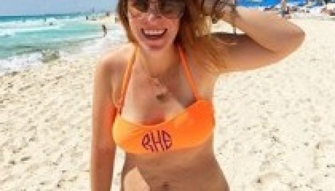 Az internet sztárja lett a bikiniben fotózkodó háromgyerekes anyuka