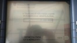 Máris feltüntetik a bankautomaták a kezelési költséget