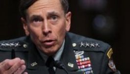 Vádalkut kötött David Petraeus, a CIA volt igazgatója