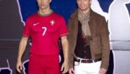 Ronaldo saját viaszszobrához is elküldi a fodrászát