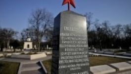 Budapest újra megpróbálja átíratni a szovjet síremlékek feliratát