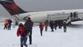 Kicsúszott a leszállópályáról egy utasszállító New Yorkban