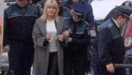 Eldőlt: a rendőrségi fogdában marad Elena Udrea