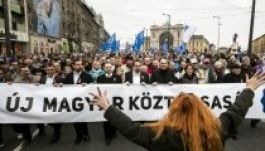 Népszavazást kezdeményeznek az Orbán-rendszer lebontásáért