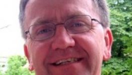 Norvégiában élő magyar író a váradi Törzsasztalnál