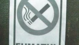 Teljesen kitilthatják a dohányzást a közintézményekből