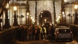 Budapesten demonstrálók zárták le a Lánchidat