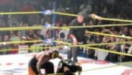 A ringben halt meg a népszerű mexikói pankrátor