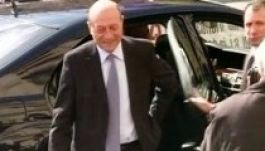 Két órán keresztül hallgatták ki Băsescut az ügyészek