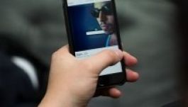 Férfiakat hozott össze egy hacker Tinderen