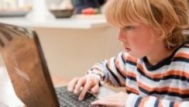 A szülők feladata megvédeni netező gyermekeiket