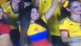 Nem bírt magával a szexi szurkolók láttán a focista (VIDEÓ)