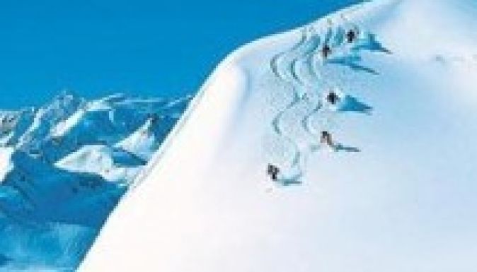 Meghalt öt síelő a francia Alpokban