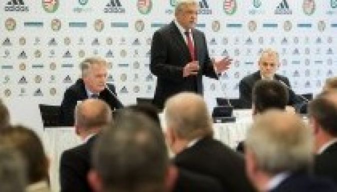 Újabb öt évre választották MLSZ-elnöknek Csányi Sándort