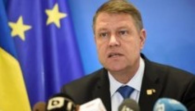 Nem hirdeti ki az új pártfinanszírozási törvényt az államfő