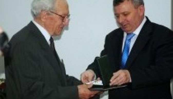 Erdélyi személyiségeket tüntetett ki a magyar állam