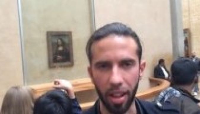 Magyar énekes miatt volt botrány a Louvre-ban