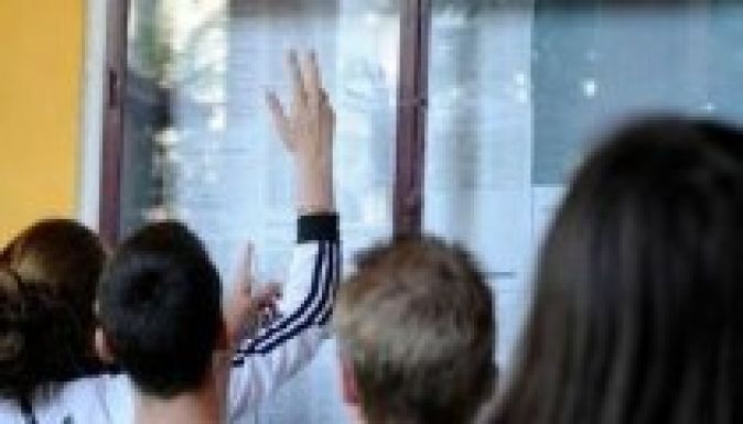 Ösztöndíjakkal csökkentenék az iskolaelhagyást