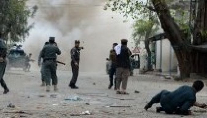 Kormányzati dolgozókat robbantottak föl Afganisztánban