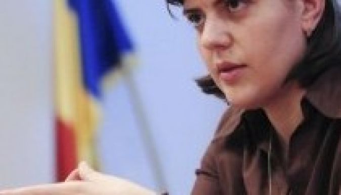 Magyarul is tudogat a DNA főügyésze