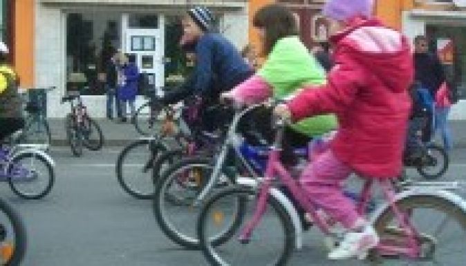 Légy látható a közlekedésben! Critical Mass kicsiknek is