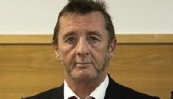 Bűnösnek vallotta magát, börtönbe mehet az AC/DC dobosa