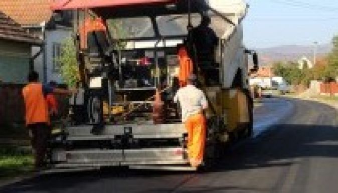 Száz kilométer aszfaltszőnyeg Háromszéken