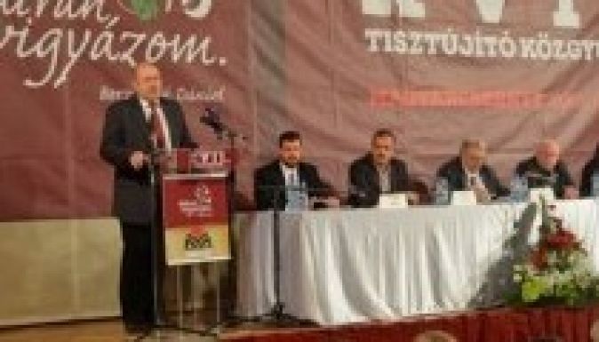 Pásztor István marad a Vajdasági Magyar Szövetség elnöke