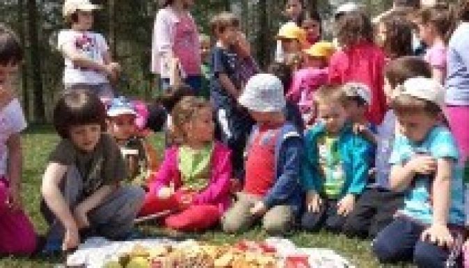 Mamutfenyők árnyékában fiatalított a kolozsvári EKE (VIDEÓK, FOTÓK)