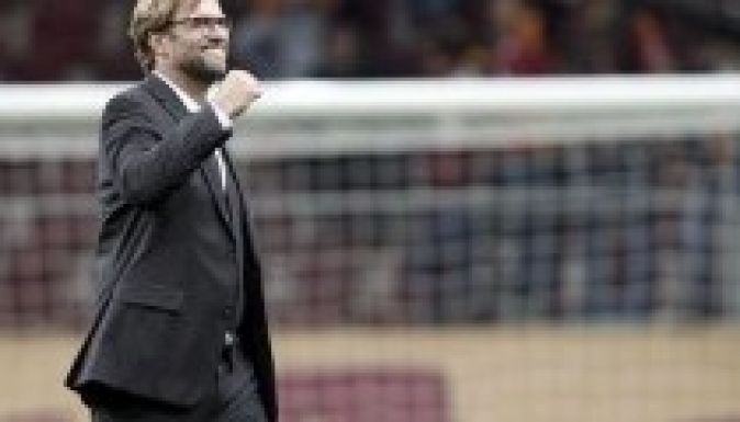 Gyönyörű „búcsúajándékot” kapott játékosaitól Jürgen Klopp