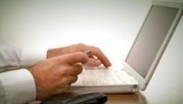 Romániában több férfi vásárol online, mint nő