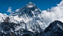A Mount Everest alatt építene vasutat Kína