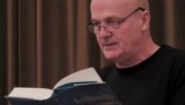 Kukorelly Endre kapja az Artisjus Irodalmi Nagydíjat