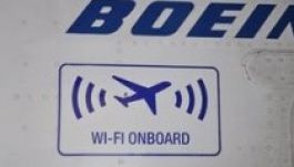 Veszélyes lehet a repülőgépek fedélzeti wifije