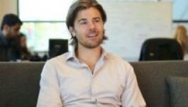 Saját fizetését csökkentve emelte dolgozói bérét a cégfőnök