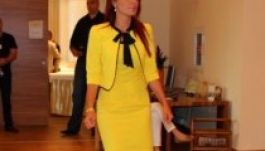 Gyűjtenek a szenátornak, akinek fizetéséből „fodrászra sem futja”