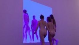 Nudista tárlatvezetés az új divat (GALÉRIA 18+)