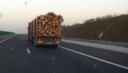 Így vágják át az erdőradart Székelyföldön (VIDEÓ)