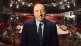 Gálával búcsúztatták Londonban az Old Vic éléről távozó Kevin Spaceyt