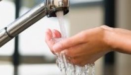 Csökkentenék a csapvízre kiszabott áfát